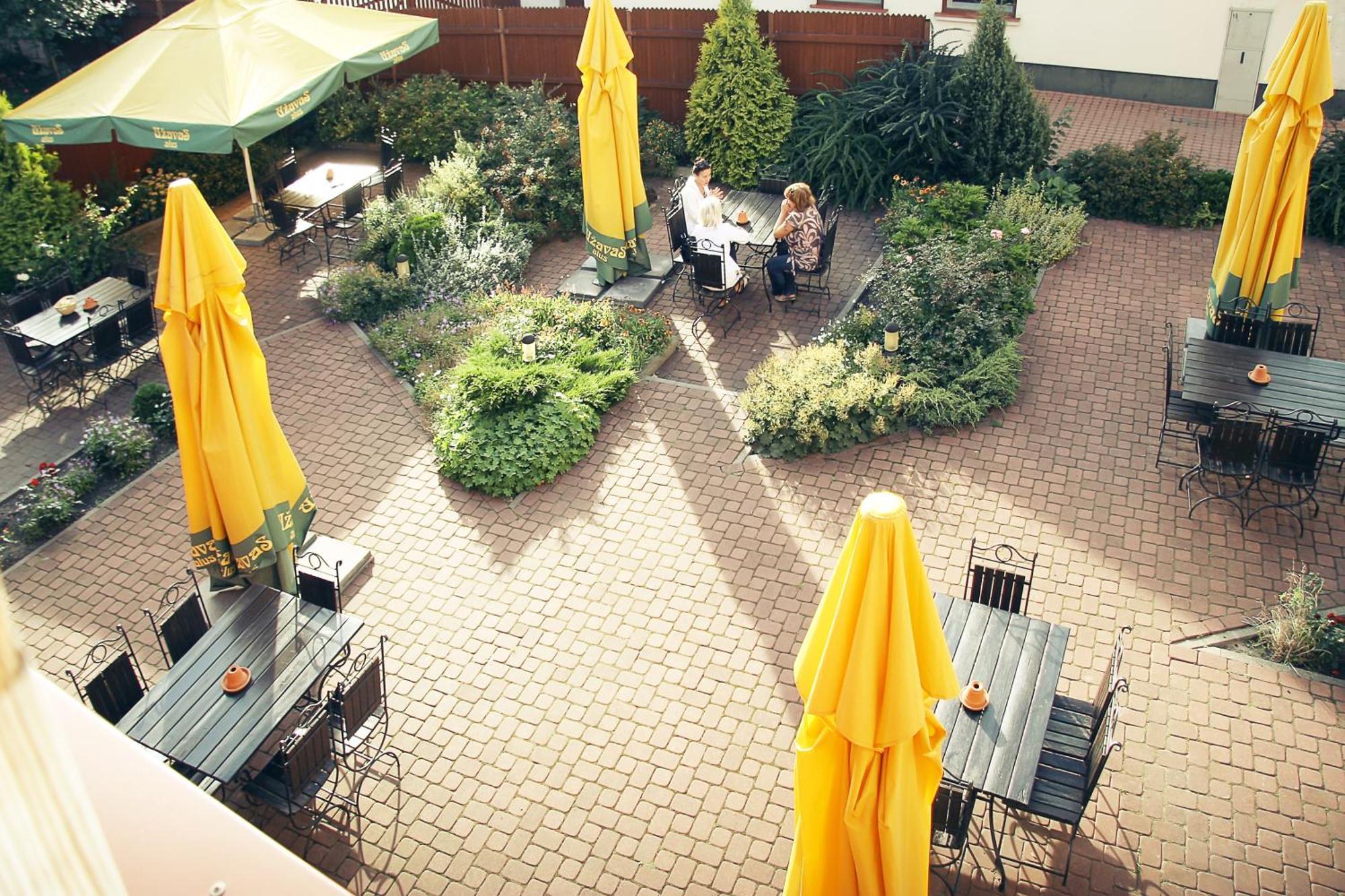 Hotel Kupfernams à Ventspils Extérieur photo